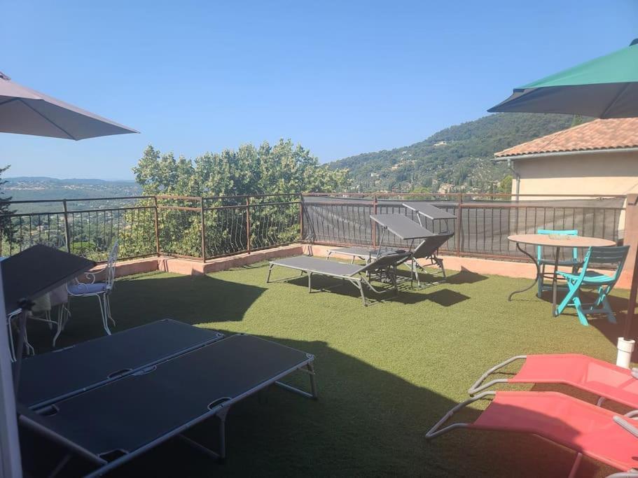 Апартаменти De 1 A 6 Avec Terrasse Solarium, Vue Panoramique Et Parking Gratuit Грасс Екстер'єр фото